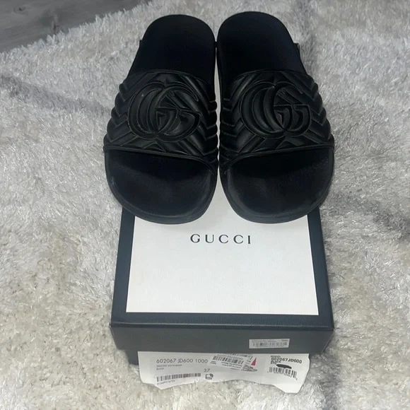 Gucci quilted GG Rubber slides NEW IN BOX AUTH GUCCI GG Matelasse Quilted Slides Sandal  main image 3